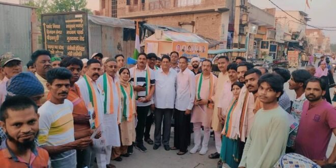 काशीपुर में इंडिया गठबंधन के दल कांग्रेस प्रत्याशी प्रकाश जोशी के चुनाव प्रचार में डोर टू डोर जन संपर्क में तेजी आई