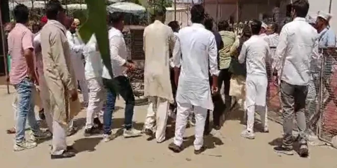 मेरठ मे जयंत चौधरी की सभा के बाद BJP कार्यकर्ता की पिटाई, Video हुआ वायरल