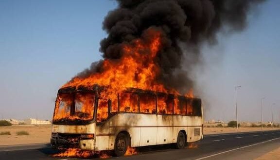 सऊदी अरब में दर्दनाक हादसा: मक्का से मदीना जा रही बस टैंकर से टकराई, 42 भारतीयों की मौत की आशंका, देखिए वीडियो