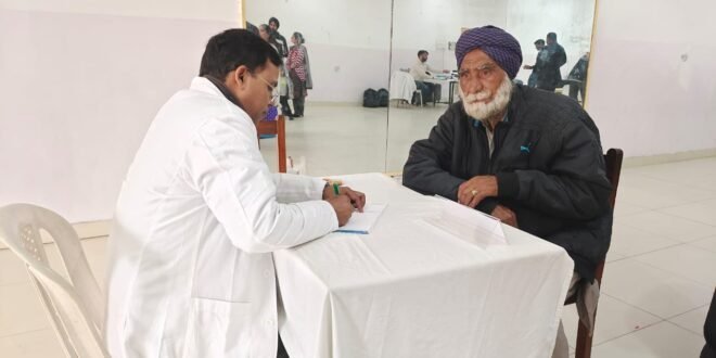 काशीपुर :ओरिसन स्कूल कुंडेश्वरी में निःशुल्क स्वास्थ्य जांच शिविर, 400 से अधिक लोगों ने उठाया लाभ