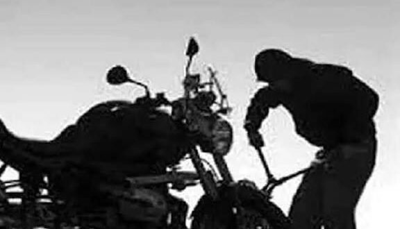 काशीपुर :विवाह समारोह गये युवक की बाइक बाबा रिसॉर्ट से चोरी, सीसीटीवी में संदिग्ध युवक कैद