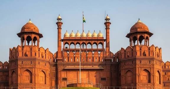 भारत में लश्कर-ए-तैयबा की आतंक की बड़ी साजिश: लाल किला और मंदिरों पर हमले का अलर्ट जारी, सुरक्षा व्यवस्था कड़ी