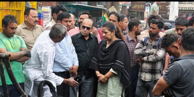 काशीपुर अग्निकांड: पीड़ित दुकानदारों को मुआवजा देने की मांग, अलका पाल बोलीं—संकट में व्यापारियों के साथ खड़ी है कांग्रेस