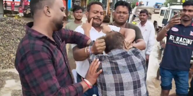 बाजपुर में अभियंता से मारपीट पर उठे सवाल: क्या सत्ता या विपक्ष के किसी भी नेता का अधिकारियों से ऐसा व्यवहार उचित है?