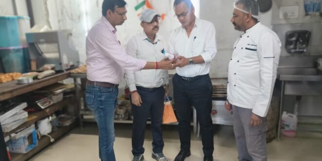 त्योहारी सीजन में खाद्य सुरक्षा विभाग का एक्शन तेज, राजपुर रोड के नामी कैफे-रेस्टोरेंट में छापेमारी