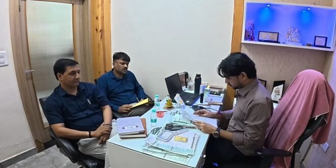 बड़ी खबर :शिकायत के आधार पर काशीपुर के स्किन सेंटर पर स्वास्थ्य विभाग की छापेमारी, जांच में जुटी टीम, देखिए वीडियो