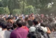 जामिया में प्रदर्शन के बीच छात्रों और गार्ड्स में झड़प, तनाव के बाद ऑनलाइन क्लासेस चलाने का फैसला